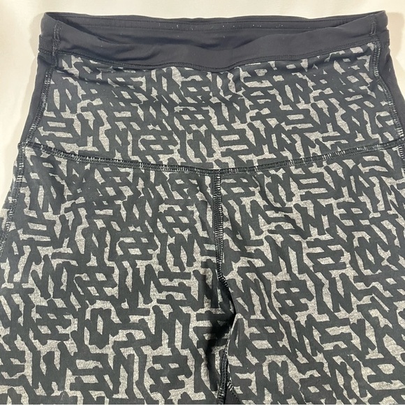 Lululemon Running In The City 7/8 Tight Heathered Net Pop Black womens size 4 - Picture 6 of 10